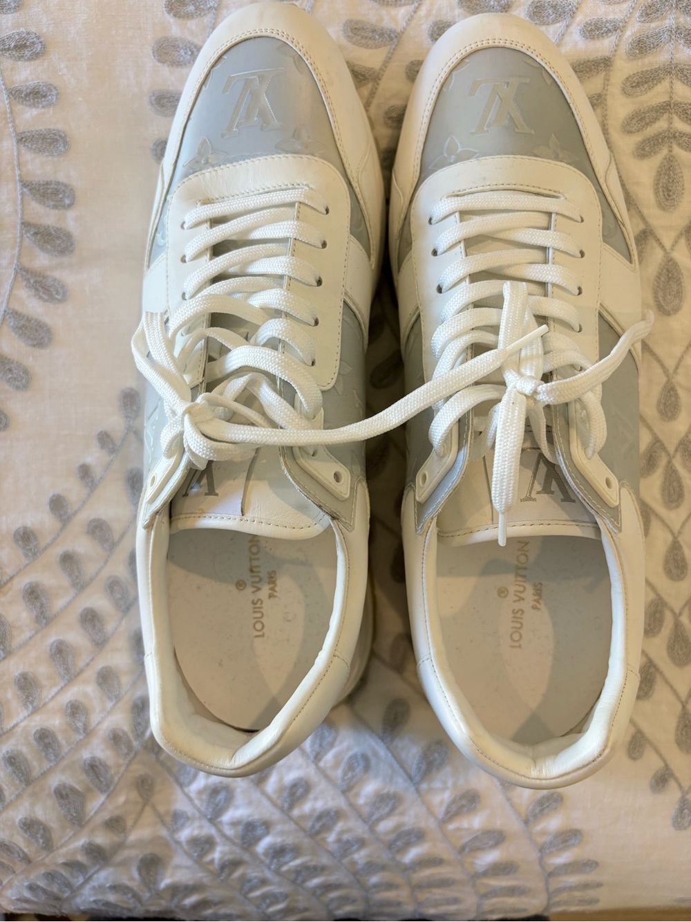 Louis Vuitton White and Silver Monogram Low-Top Men’s Sneakers - Picture 6 of 9
